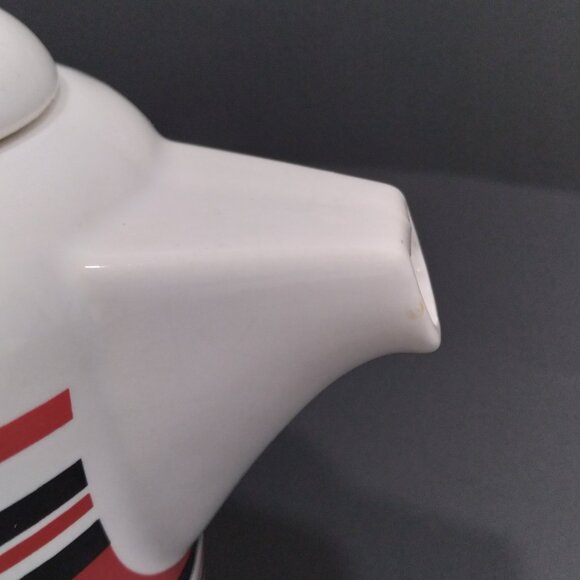 Tea for Two le the pour deux teapot, red white black teapot, made in Japan - Picture 6 of 10